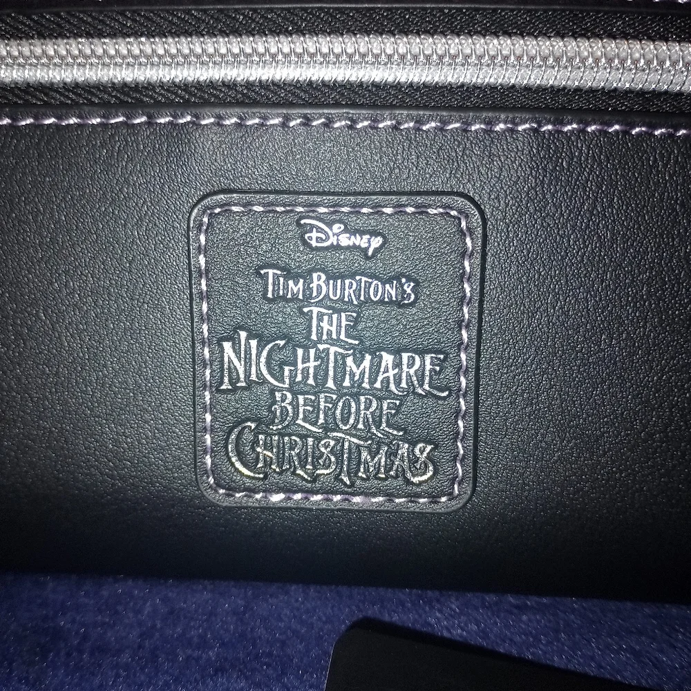 NWT Disney loungefly Nightmare Before Christmas Wallet and Phone holder - Picture 4 of 13